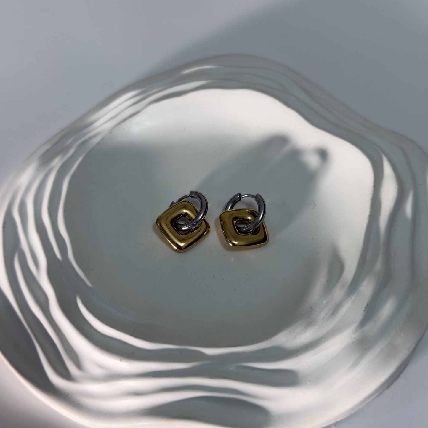 Celia Hoops