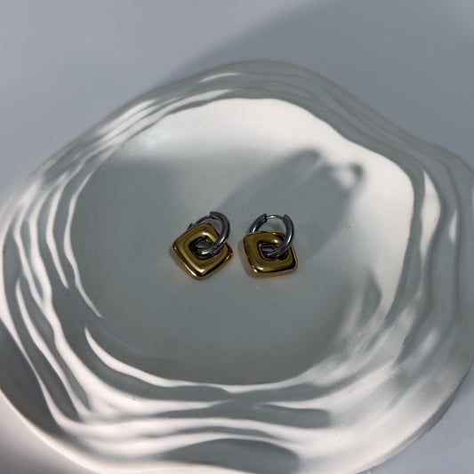 Celia Hoops