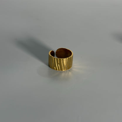 Aira Adjustable Ring